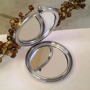 Mally Beauty Disney's Frozen Keepsake Mirror. LIMITED EDITION! Brand New